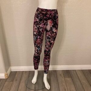 Lululemon Base Pace High-Rise Crop 23" Stencil Blossom Red Multi